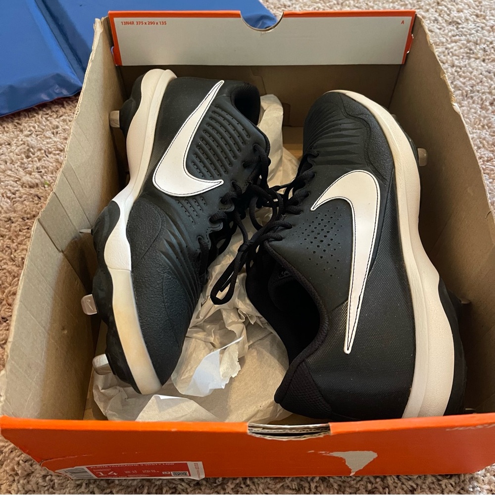 Nike Alpha Huarache 3 Varsity Low men’s baseball cleats, metal black & white NWT